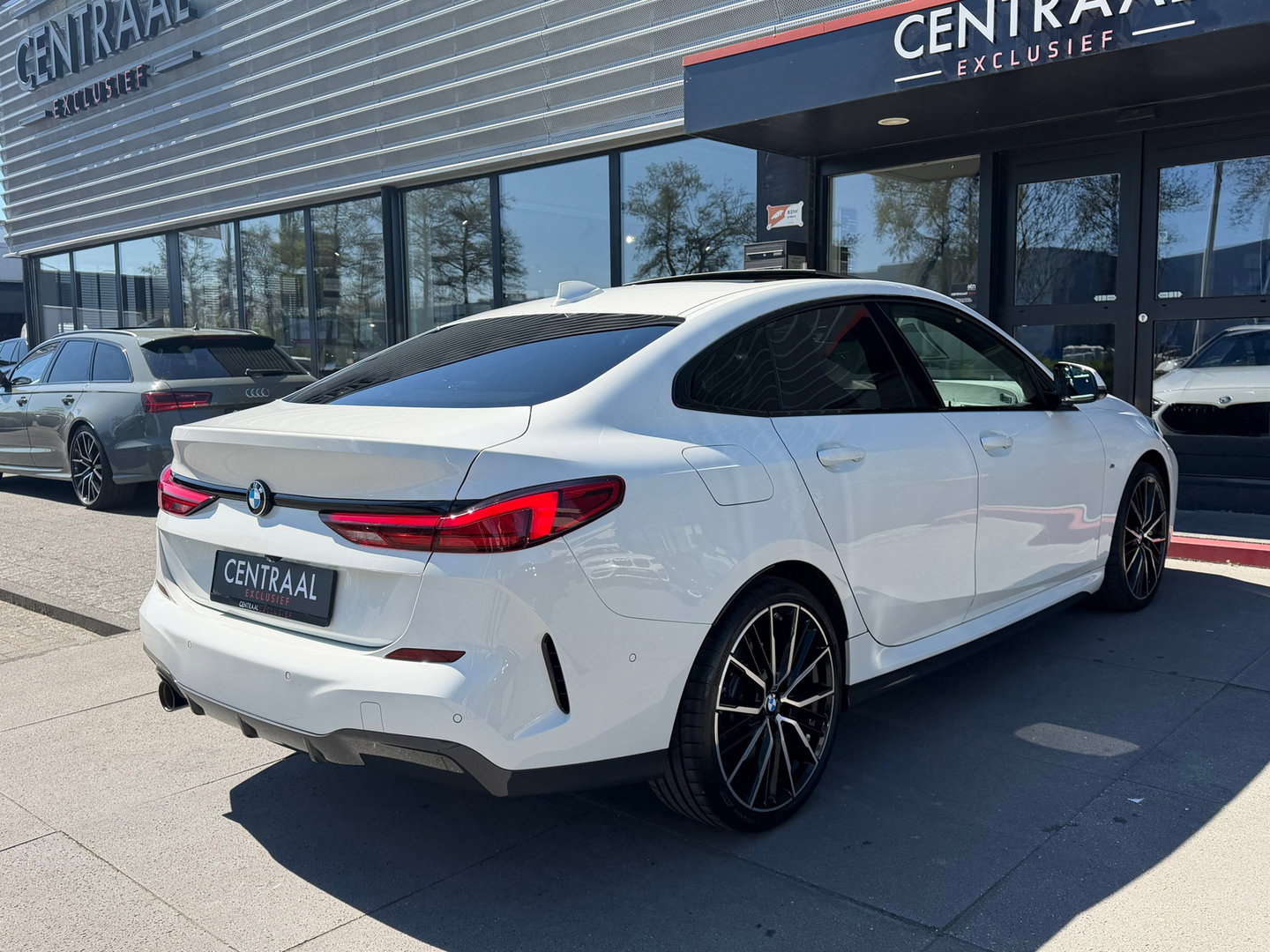 BMW 2 Serie Gran Coupé 218i High Exe M-Sport|Pano|Harman&Kardon|M-Stoelen|Keyless|Carplay|Camera