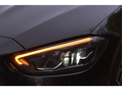 Mercedes-Benz C-Klasse 300 e AMG Line 313 pk | NL-Auto | 8x velgen + banden | Trekhaak | Open dak | Virtual cockpit | Camera | Carplay | Sfeerverlichting | Full LED | LM-Velgen | NAP