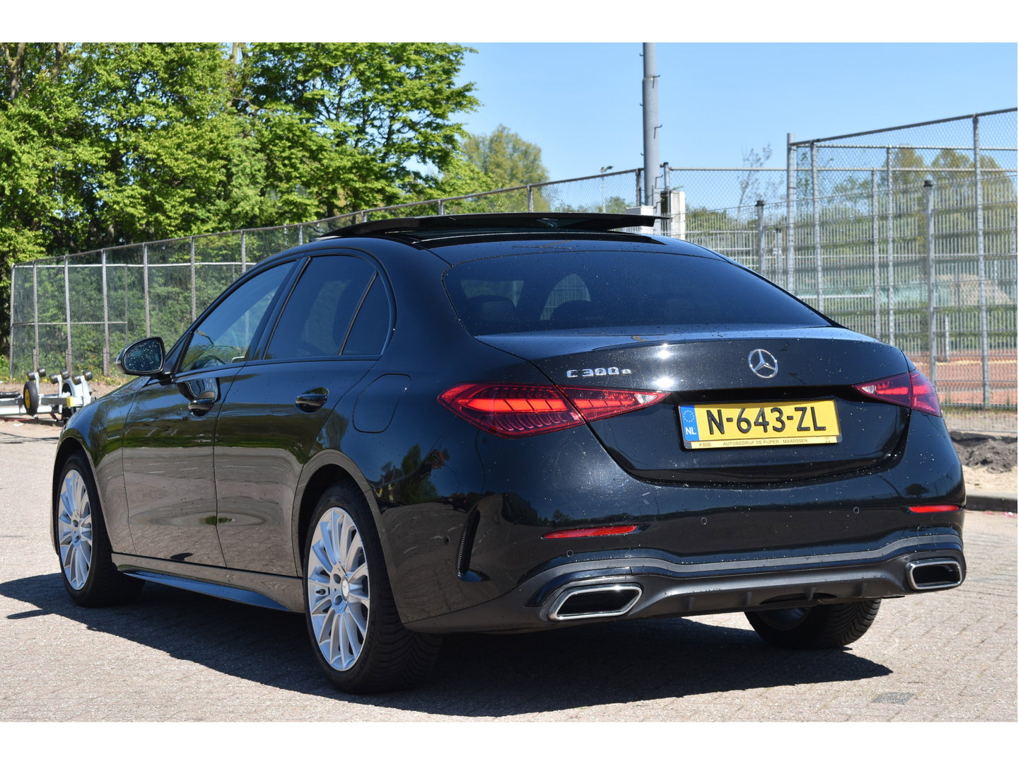 Mercedes-Benz C-Klasse 300 e AMG Line 313 pk | NL-Auto | 8x velgen + banden | Trekhaak | Open dak | Virtual cockpit | Camera | Carplay | Sfeerverlichting | Full LED | LM-Velgen | NAP