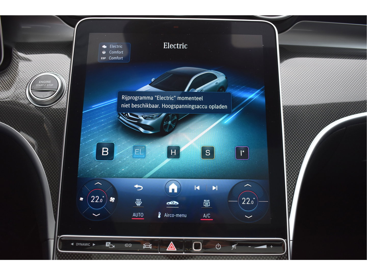 Mercedes-Benz C-Klasse 300 e AMG Line 313 pk | NL-Auto | 8x velgen + banden | Trekhaak | Open dak | Virtual cockpit | Camera | Carplay | Sfeerverlichting | Full LED | LM-Velgen | NAP