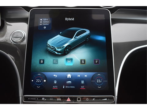 Mercedes-Benz C-Klasse 300 e AMG Line 313 pk | NL-Auto | 8x velgen + banden | Trekhaak | Open dak | Virtual cockpit | Camera | Carplay | Sfeerverlichting | Full LED | LM-Velgen | NAP