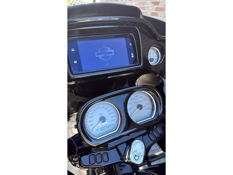 Harley Davidson 114 FLTRX Road Glide CVO Black Out 