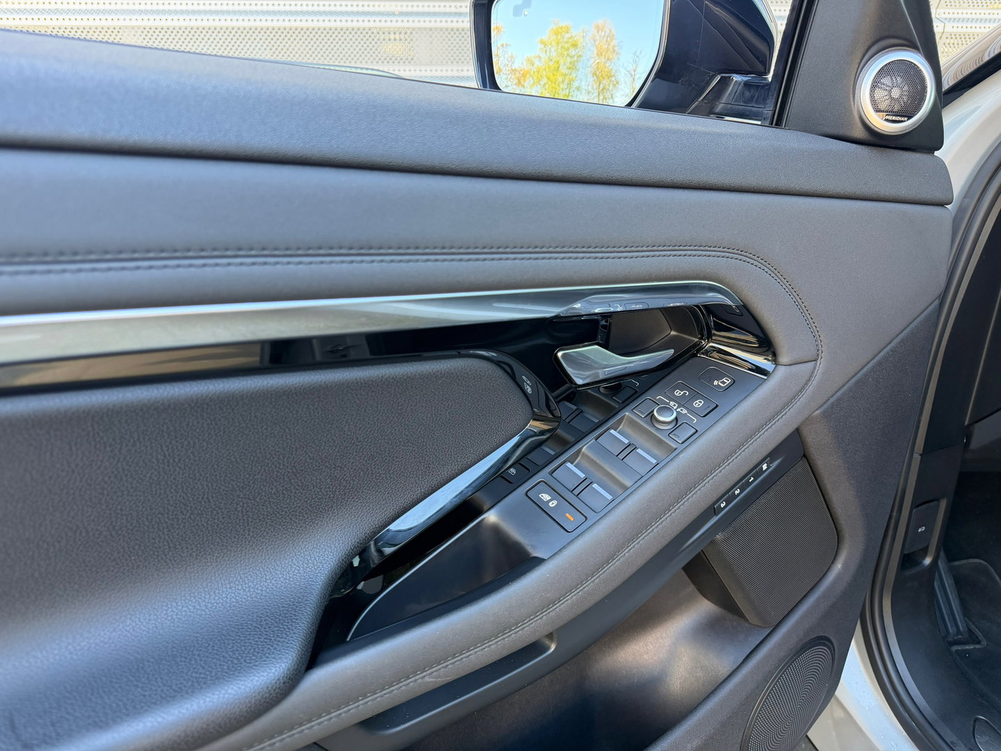 Land Rover Range Rover Evoque 1.5 P300e AWD R-Dynamic HSE Pano|ACC|Memory|Meridian|Carplay|310PK|Camera