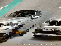 BMW X1 - sDrive20i High Executive 184Pk Automaat (PANORAMADAK, NAVIGATIE, CLIMATE, CAMERA, CRUISE, SPORTSTOELEN, PARKEERSENSOREN, BLUETOOTH, NIEUWE APK, NIEUWSTAAT)