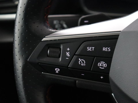 SEAT Leon 1.4 TSI eHybrid PHEV FR | SOH 97,5% | Stoelverwarming | Adaptive cruise | Sfeerverlichting | Navigatie | Parkeerhulp | Full LED | Stuurverwarming | Bluetooth | Plug In