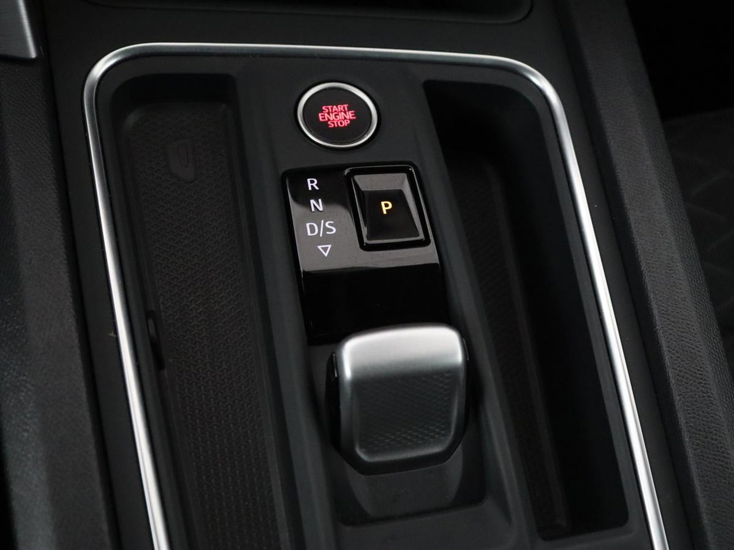 SEAT Leon 1.4 TSI eHybrid PHEV FR | SOH 97,5% | Stoelverwarming | Adaptive cruise | Sfeerverlichting | Navigatie | Parkeerhulp | Full LED | Stuurverwarming | Bluetooth | Plug In