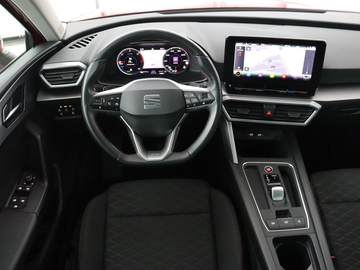 SEAT Leon 1.4 TSI eHybrid PHEV FR | SOH 97,5% | Stoelverwarming | Adaptive cruise | Sfeerverlichting | Navigatie | Parkeerhulp | Full LED | Stuurverwarming | Bluetooth | Plug In