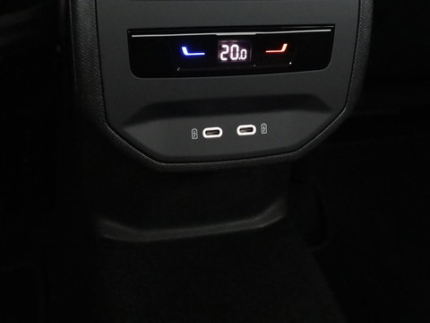 SEAT Leon 1.4 TSI eHybrid PHEV FR | SOH 97,5% | Stoelverwarming | Adaptive cruise | Sfeerverlichting | Navigatie | Parkeerhulp | Full LED | Stuurverwarming | Bluetooth | Plug In