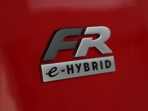 SEAT Leon 1.4 TSI eHybrid PHEV FR | SOH 97,5% | Stoelverwarming | Adaptive cruise | Sfeerverlichting | Navigatie | Parkeerhulp | Full LED | Stuurverwarming | Bluetooth | Plug In