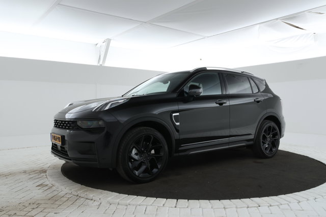 Lynk & Co 01 - 1.5 Full black, Panoramadak, 360 Camera, Apple Carplay, Trekhaak