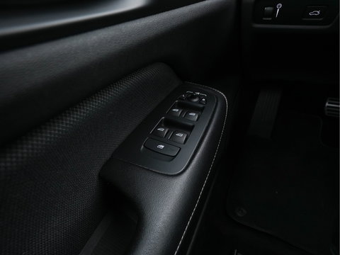 Volvo S60 2.0 B3 R-Design Black Edition (INCL-BTW) Aut. *FULL-LED | LEATHER | HEATED-R-SPORTSEATS | HARMAN/KARDON | MEMORY-PACK | CAMERA | NAVI-FULLMAP | ECC | PRIVACYGLASS | PDC | CRUISE | LANE-ASIST | DAB | DIGI-COCKPIT | TOWBAR