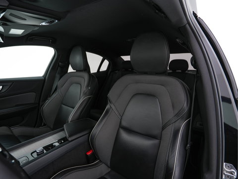 Volvo S60 2.0 B3 R-Design Black Edition (INCL-BTW) Aut. *FULL-LED | LEATHER | HEATED-R-SPORTSEATS | HARMAN/KARDON | MEMORY-PACK | CAMERA | NAVI-FULLMAP | ECC | PRIVACYGLASS | PDC | CRUISE | LANE-ASIST | DAB | DIGI-COCKPIT | TOWBAR