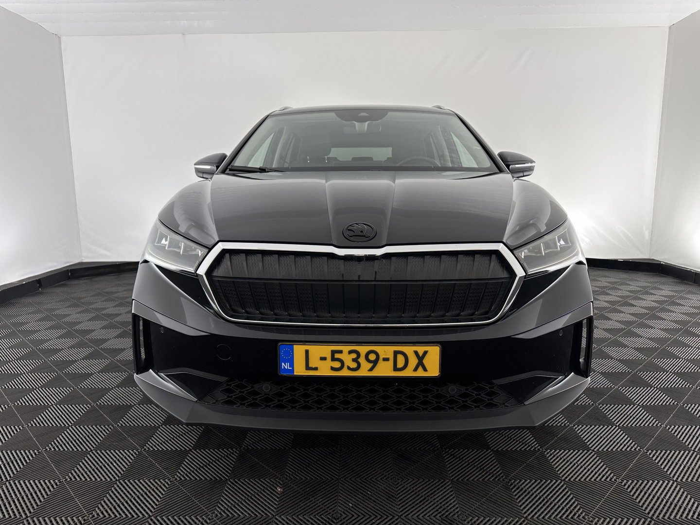 Škoda Enyaq iV 60 [ 3-Fase ] {SOH-87%} (INCL-BTW) *LEATHER-FABRIC | FULL-LED | ADAPTIVE-CRUISE | BLINDSPOT | DIGI-COCKPIT | CAMERA | KEYLESS | NAVI-FULLMAP | AMBIENT-LIGHT | ECC | HEATED-COMFORTSEATS | DAB+ | PDC | 20''ALU*