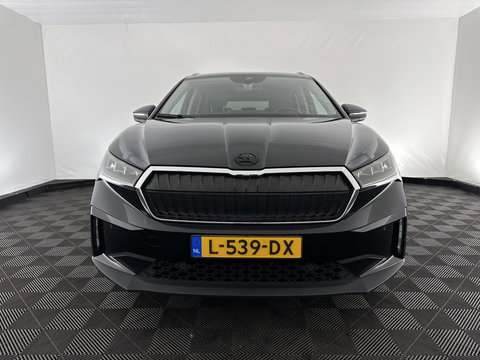 Škoda Enyaq iV 60 [ 3-Fase ] {SOH-87%} (INCL-BTW) *LEATHER-FABRIC | FULL-LED | ADAPTIVE-CRUISE | BLINDSPOT | DIGI-COCKPIT | CAMERA | KEYLESS | NAVI-FULLMAP | AMBIENT-LIGHT | ECC | HEATED-COMFORTSEATS | DAB+ | PDC | 20''ALU*