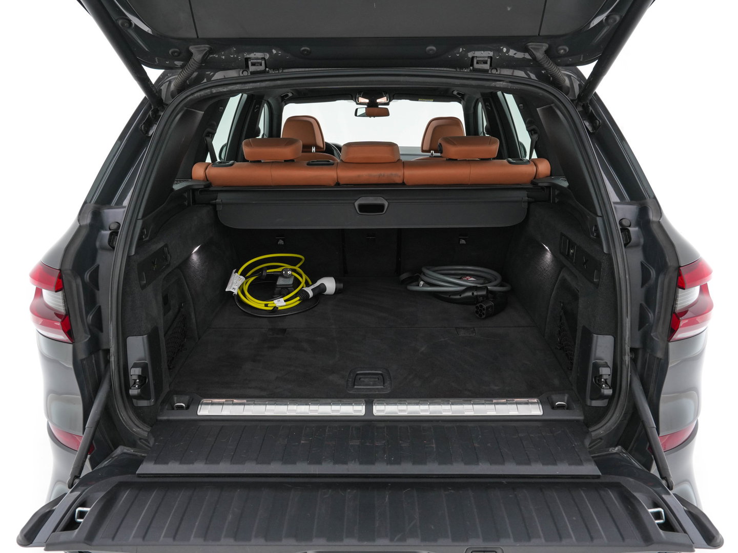 BMW X5 xDrive45e M-Sportpack High Executive (Plug-In) (INCL-BTW) Aut. *PANO | LEATHER |  HEAD-UP | LASERLIGHT | ADAPTIVE-CRUISE | TOPVIEW | BLINDSPOT | MEMORY-PACK | MASSAGE | HIFI-SOUND | HEATED-SPORTSEATS | NAVI-FULLMAP | DIGI-COCKPIT | 22''AL