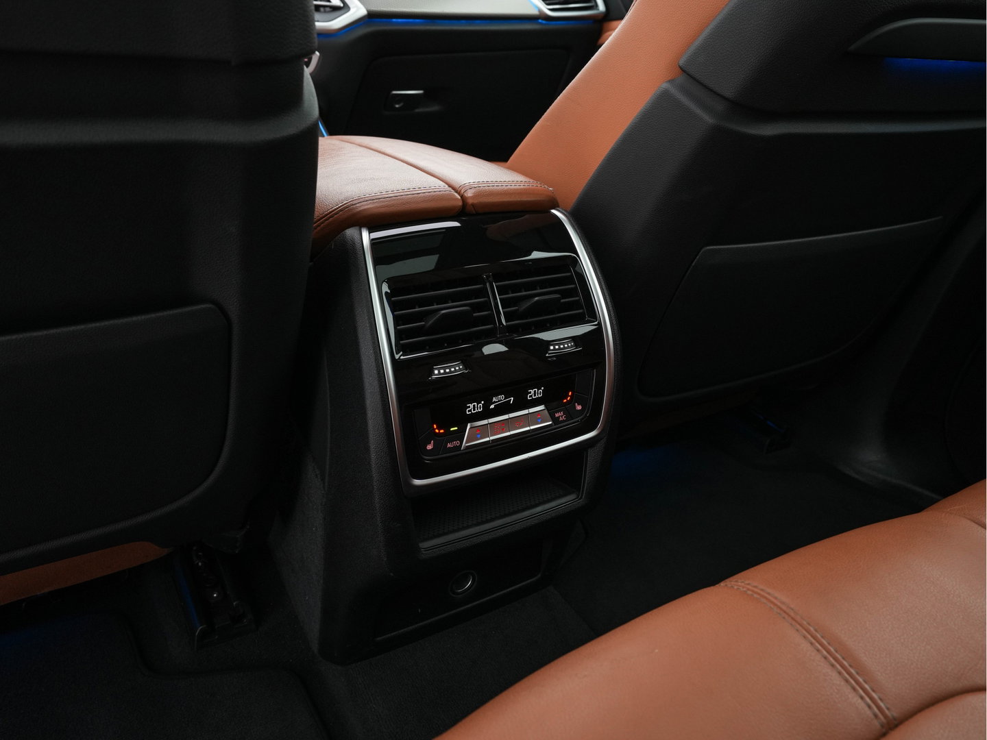 BMW X5 xDrive45e M-Sportpack High Executive (Plug-In) (INCL-BTW) Aut. *PANO | LEATHER |  HEAD-UP | LASERLIGHT | ADAPTIVE-CRUISE | TOPVIEW | BLINDSPOT | MEMORY-PACK | MASSAGE | HIFI-SOUND | HEATED-SPORTSEATS | NAVI-FULLMAP | DIGI-COCKPIT | 22''AL