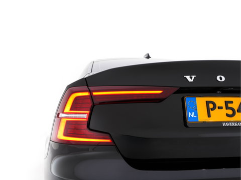 Volvo S60 2.0 B3 R-Design Black Edition (INCL-BTW) Aut. *FULL-LED | LEATHER | HEATED-R-SPORTSEATS | HARMAN/KARDON | MEMORY-PACK | CAMERA | NAVI-FULLMAP | ECC | PRIVACYGLASS | PDC | CRUISE | LANE-ASIST | DAB | DIGI-COCKPIT | TOWBAR