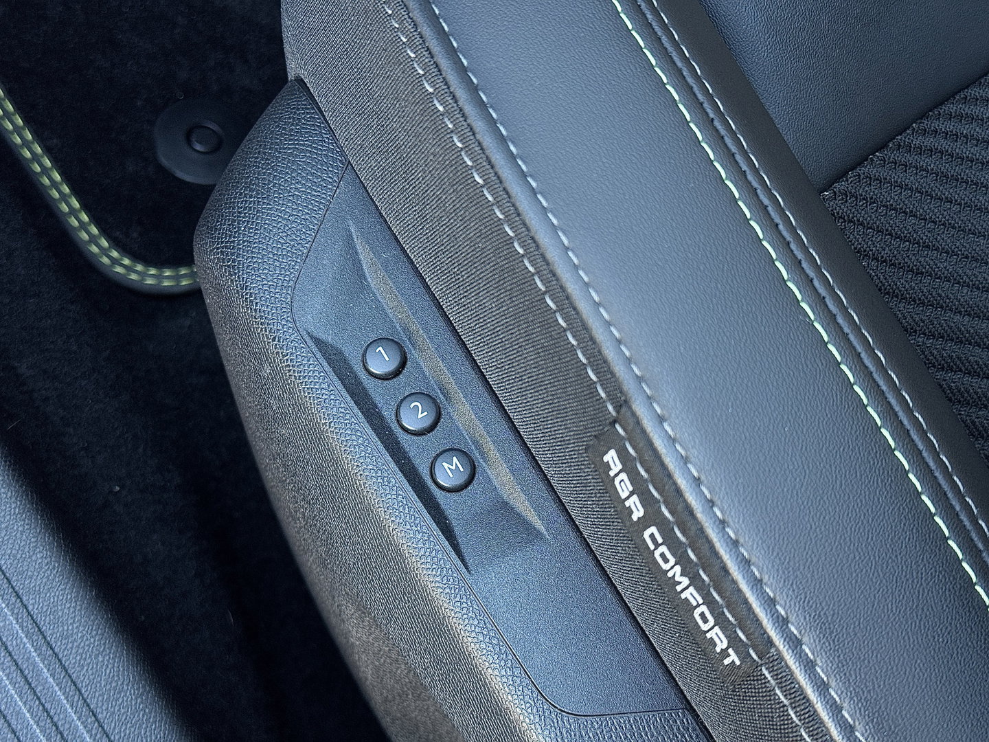 Peugeot 308 SW 1.6 Plug-in Hybrid 225 GT | Apple Carplay | Android Auto | 360° Camera | Adaptieve Cruise Control | Lane Assist | Stuurverwarming | Sfeerverlichting | DAB+ | Memory Stoel |