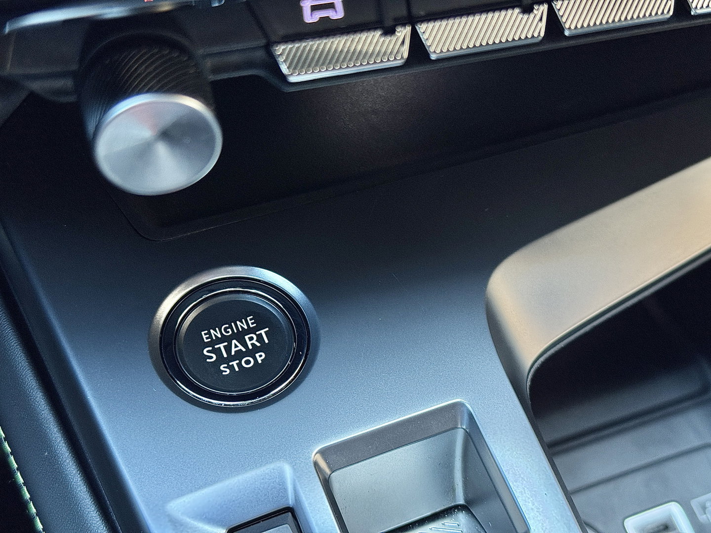 Peugeot 308 SW 1.6 Plug-in Hybrid 225 GT | Apple Carplay | Android Auto | 360° Camera | Adaptieve Cruise Control | Lane Assist | Stuurverwarming | Sfeerverlichting | DAB+ | Memory Stoel |