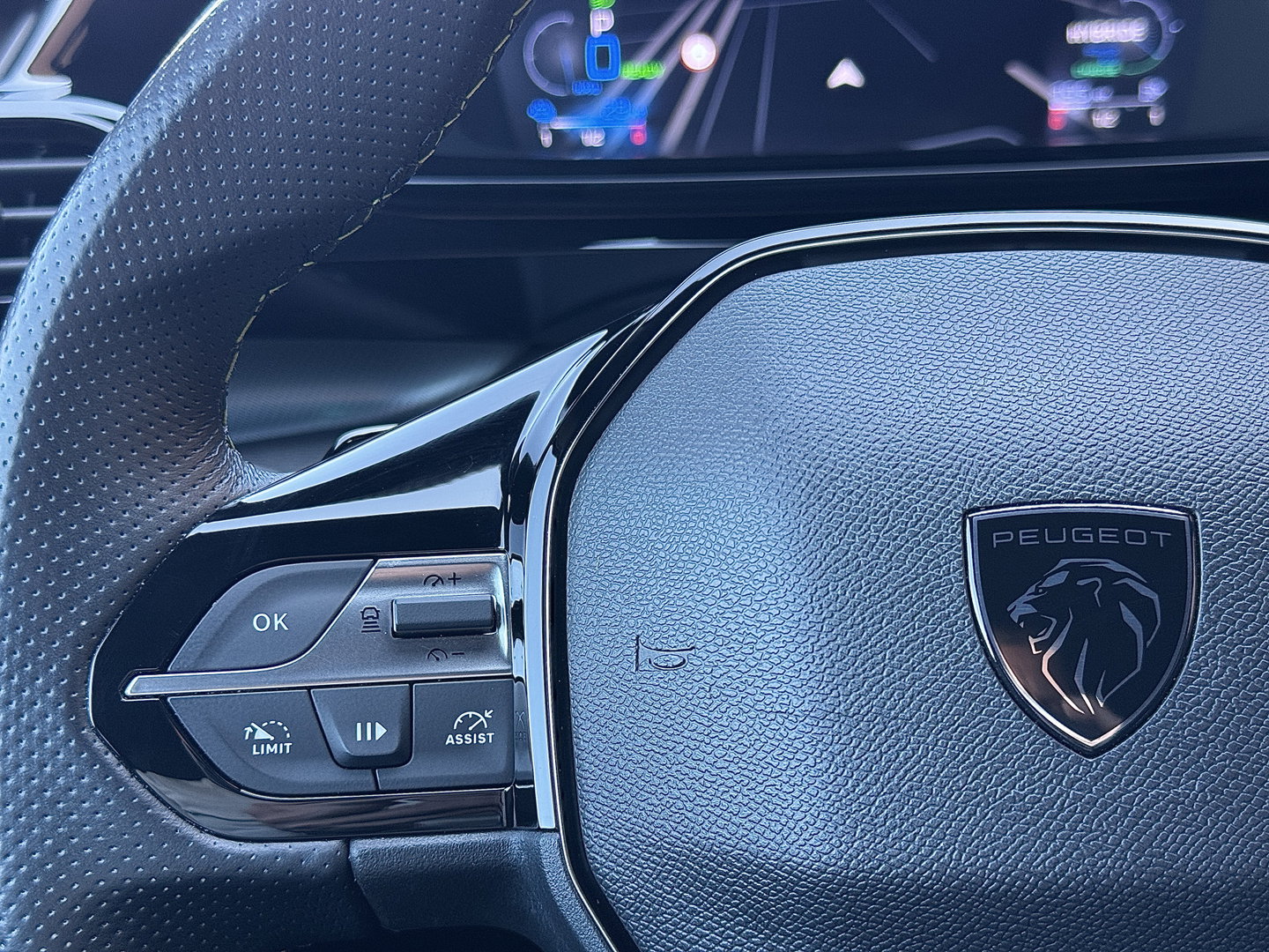 Peugeot 308 SW 1.6 Plug-in Hybrid 225 GT | Apple Carplay | Android Auto | 360° Camera | Adaptieve Cruise Control | Lane Assist | Stuurverwarming | Sfeerverlichting | DAB+ | Memory Stoel |