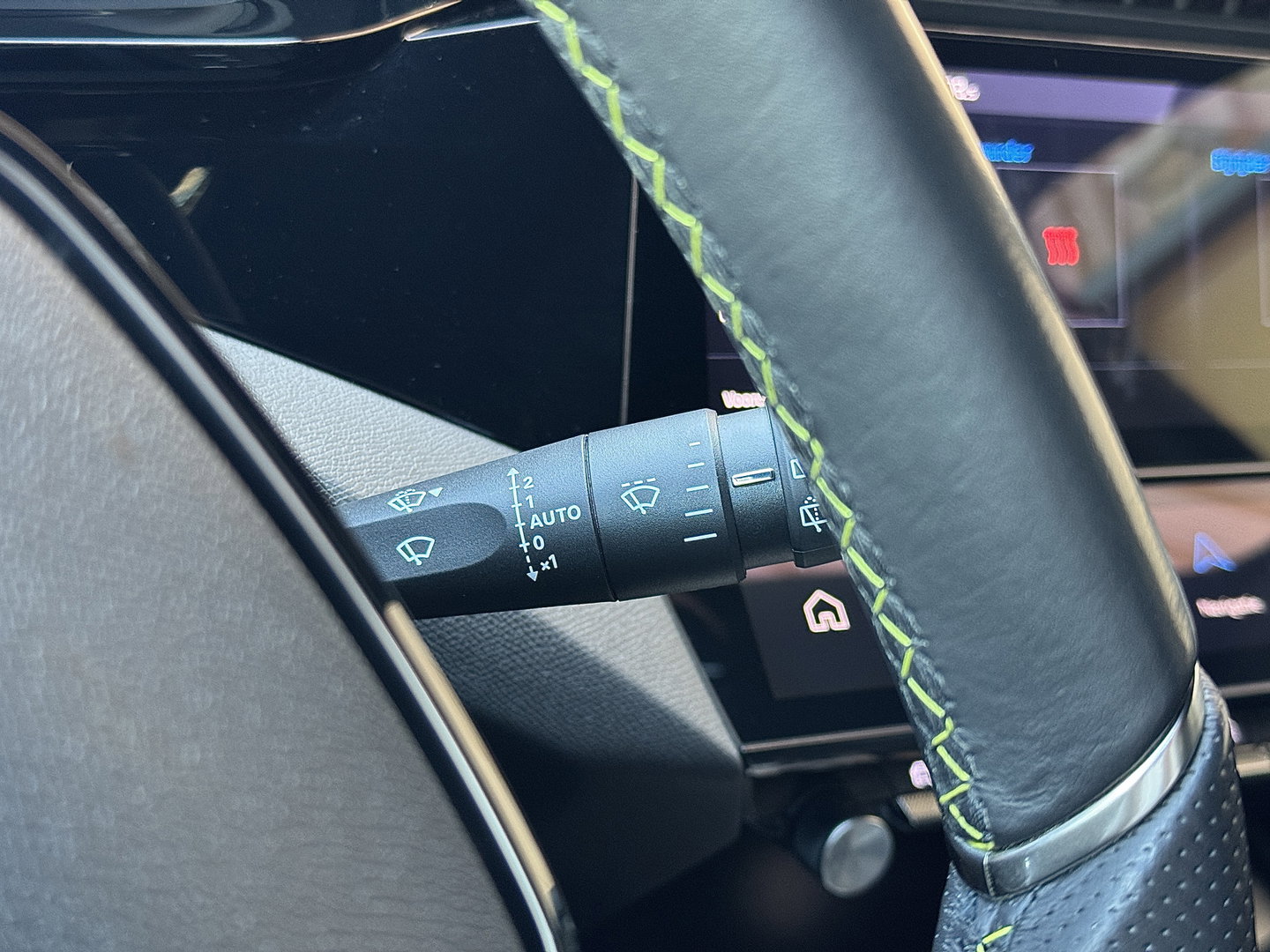 Peugeot 308 SW 1.6 Plug-in Hybrid 225 GT | Apple Carplay | Android Auto | 360° Camera | Adaptieve Cruise Control | Lane Assist | Stuurverwarming | Sfeerverlichting | DAB+ | Memory Stoel |