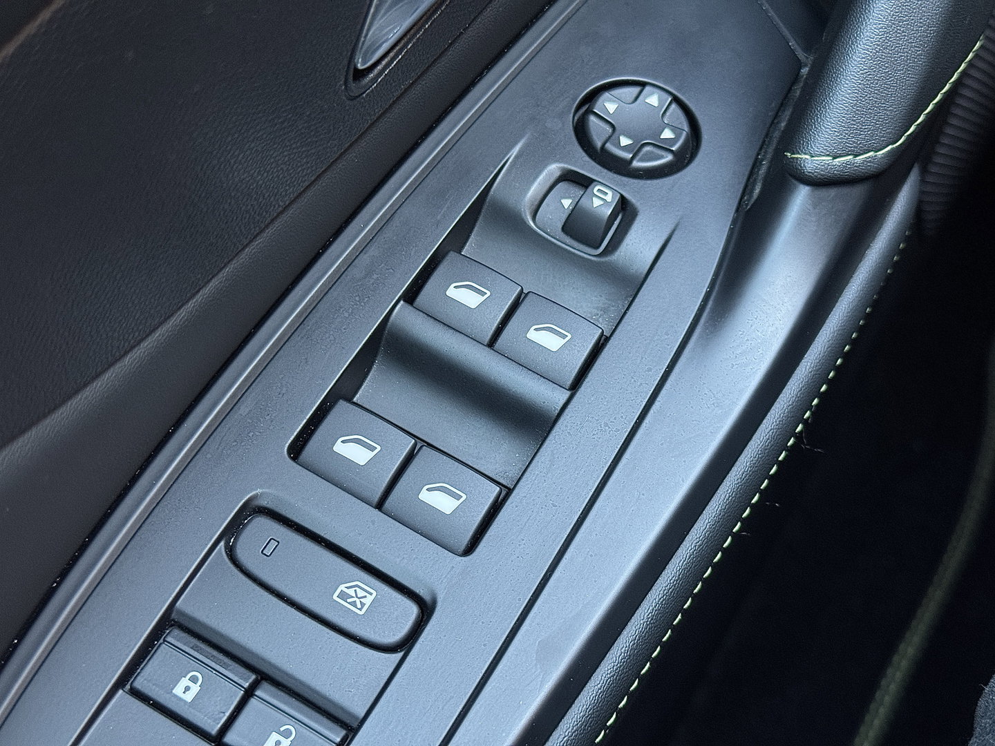 Peugeot 308 SW 1.6 Plug-in Hybrid 225 GT | Apple Carplay | Android Auto | 360° Camera | Adaptieve Cruise Control | Lane Assist | Stuurverwarming | Sfeerverlichting | DAB+ | Memory Stoel |