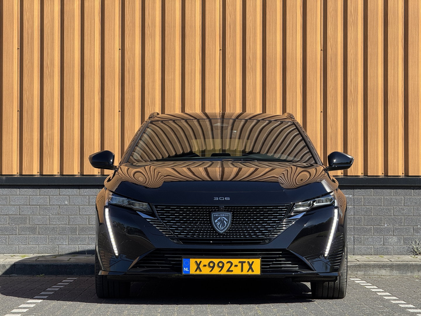 Peugeot 308 SW 1.6 Plug-in Hybrid 225 GT | Apple Carplay | Android Auto | 360° Camera | Adaptieve Cruise Control | Lane Assist | Stuurverwarming | Sfeerverlichting | DAB+ | Memory Stoel |