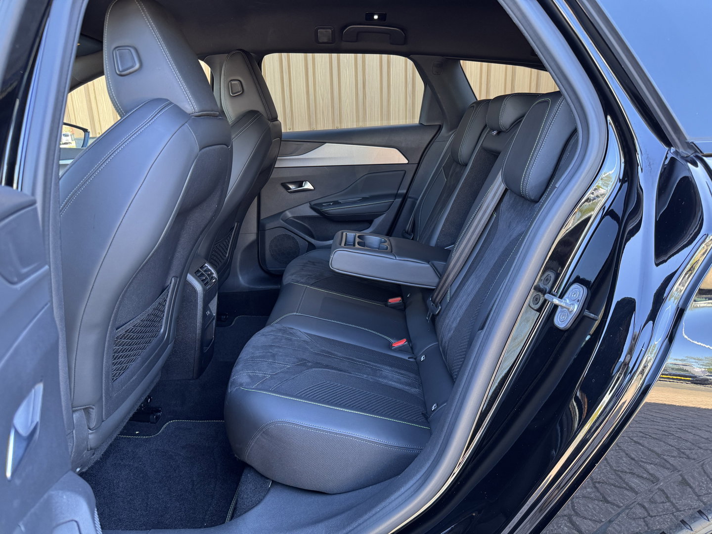 Peugeot 308 SW 1.6 Plug-in Hybrid 225 GT | Apple Carplay | Android Auto | 360° Camera | Adaptieve Cruise Control | Lane Assist | Stuurverwarming | Sfeerverlichting | DAB+ | Memory Stoel |