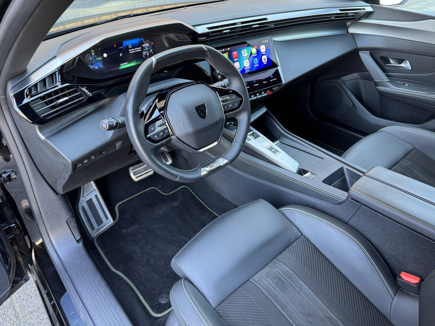 Peugeot 308 SW 1.6 Plug-in Hybrid 225 GT | Apple Carplay | Android Auto | 360° Camera | Adaptieve Cruise Control | Lane Assist | Stuurverwarming | Sfeerverlichting | DAB+ | Memory Stoel |