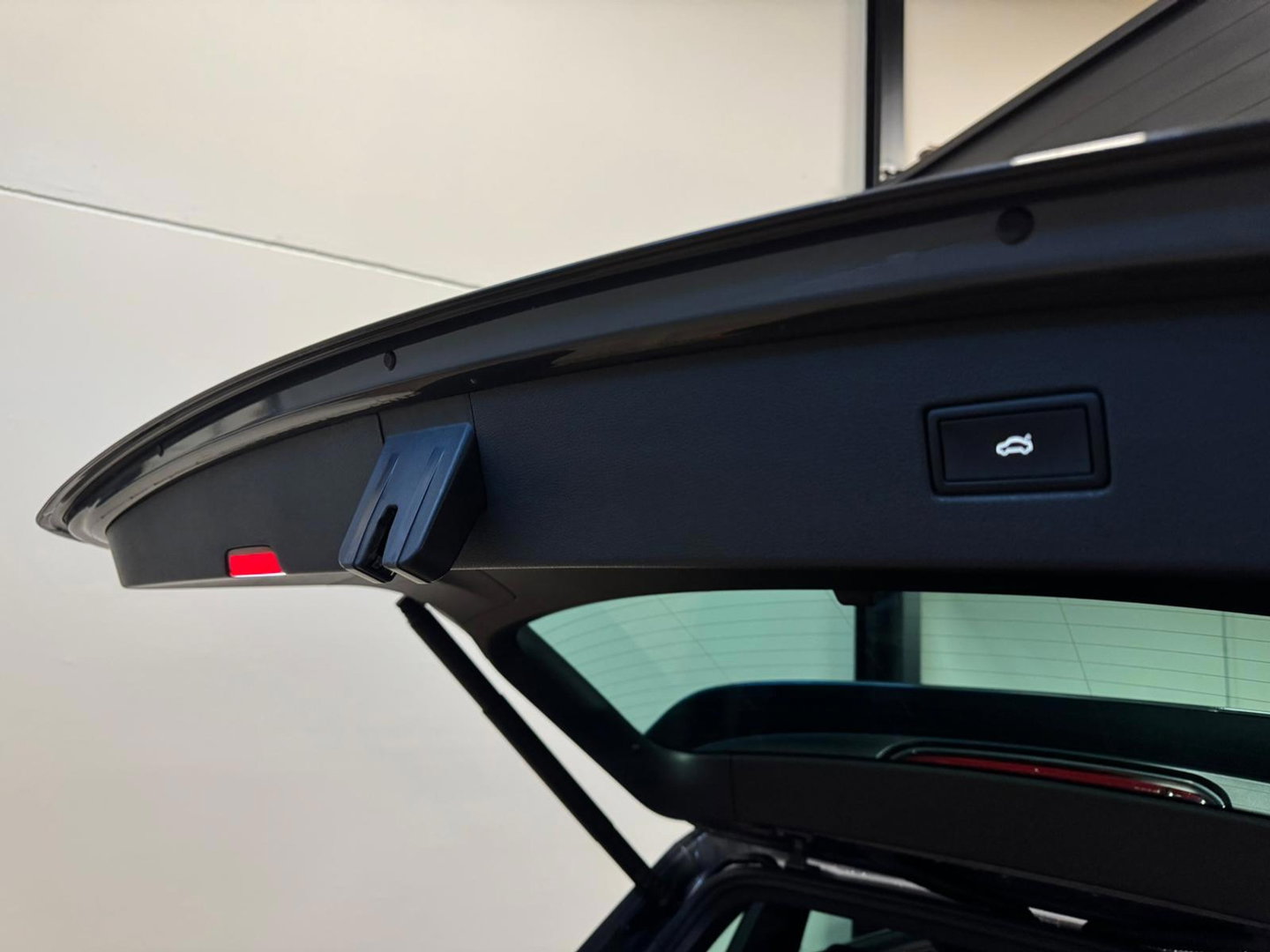 Volkswagen Tiguan 1.4 TSI eHybrid R-Line Business+ PANO KEYLESS CAM