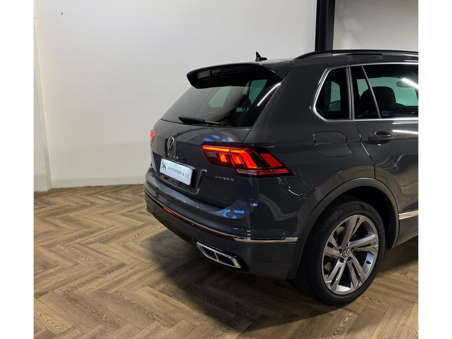 Volkswagen Tiguan 1.4 TSI eHybrid R-Line Business+ PANO KEYLESS CAM