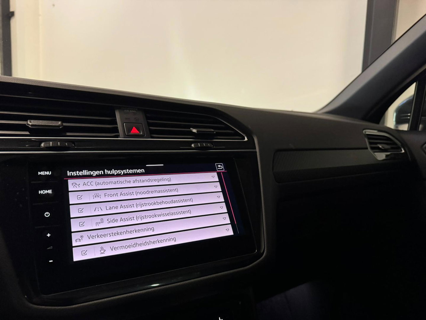 Volkswagen Tiguan 1.4 TSI eHybrid R-Line Business+ PANO KEYLESS CAM