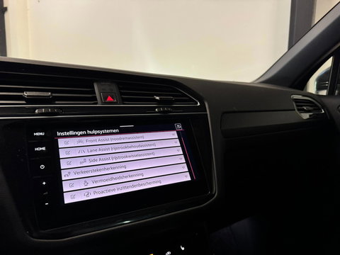 Volkswagen Tiguan 1.4 TSI eHybrid R-Line Business+ PANO KEYLESS CAM