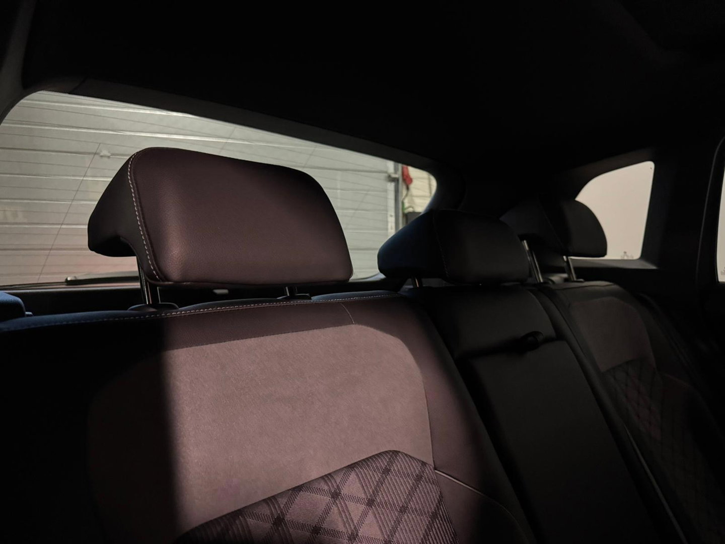 Volkswagen Tiguan 1.4 TSI eHybrid R-Line Business+ PANO KEYLESS CAM