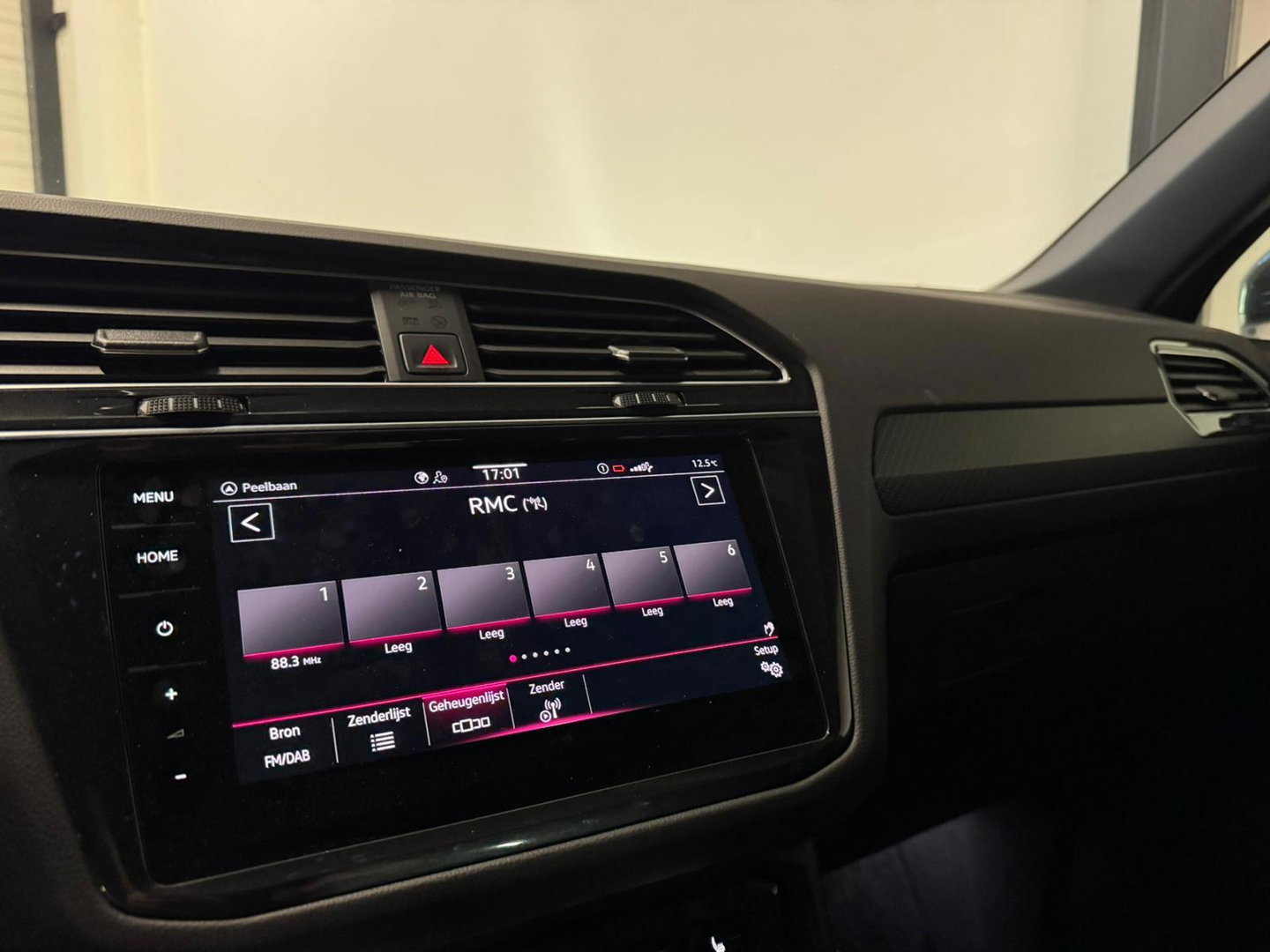 Volkswagen Tiguan 1.4 TSI eHybrid R-Line Business+ PANO KEYLESS CAM