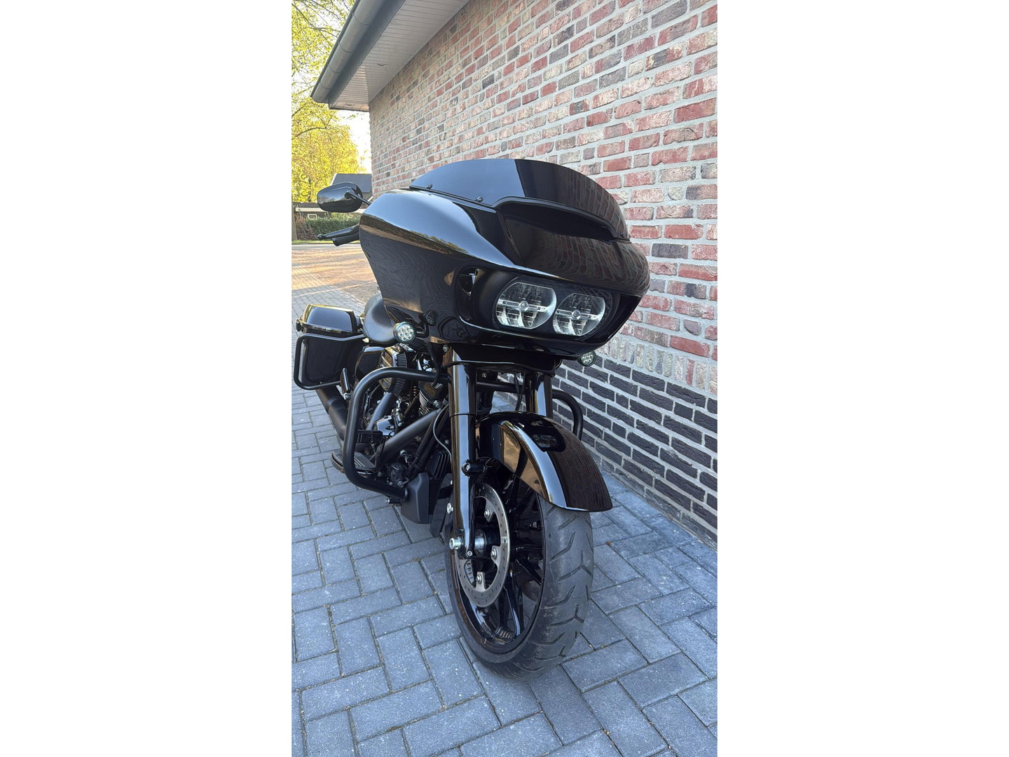 Harley Davidson 114 FLTRX Road Glide CVO Black Out 