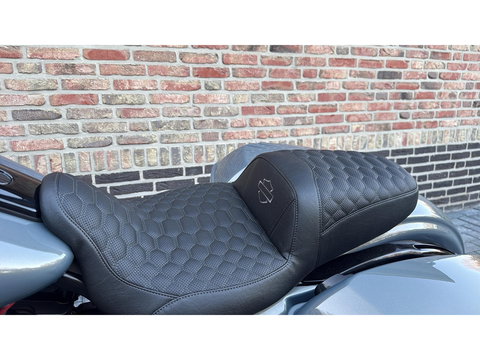 Harley Davidson 103 FLHXS Street Glide Special CVO Black-Out