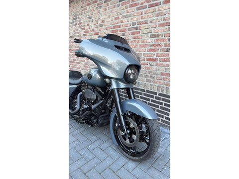 Harley Davidson 103 FLHXS Street Glide Special CVO Black-Out