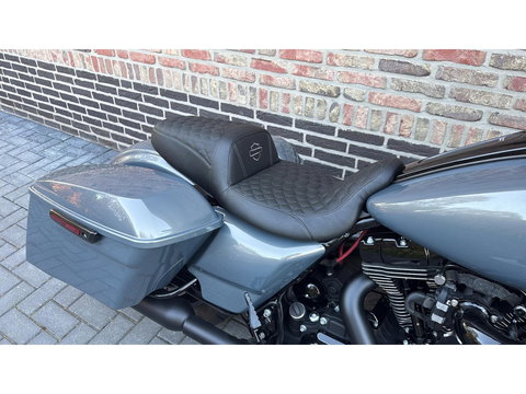 Harley Davidson 103 FLHXS Street Glide Special CVO Black-Out