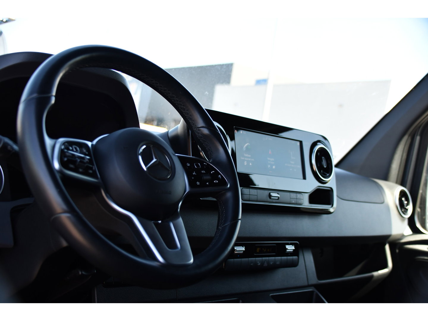 Mercedes-Benz Sprinter 319 V6 3.0 CDI L2H2 DC PB Edition Cruise, 360 Camera, Carplay, LED, 190pk, Virtual, Geveerde stoel, NAVI, Automaat, Uniek!