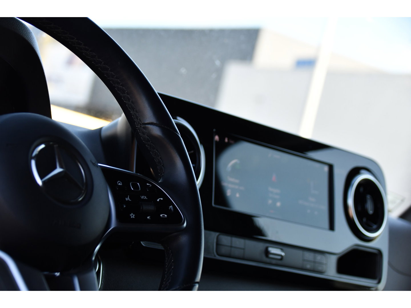 Mercedes-Benz Sprinter 319 V6 3.0 CDI L2H2 DC PB Edition Cruise, 360 Camera, Carplay, LED, 190pk, Virtual, Geveerde stoel, NAVI, Automaat, Uniek!