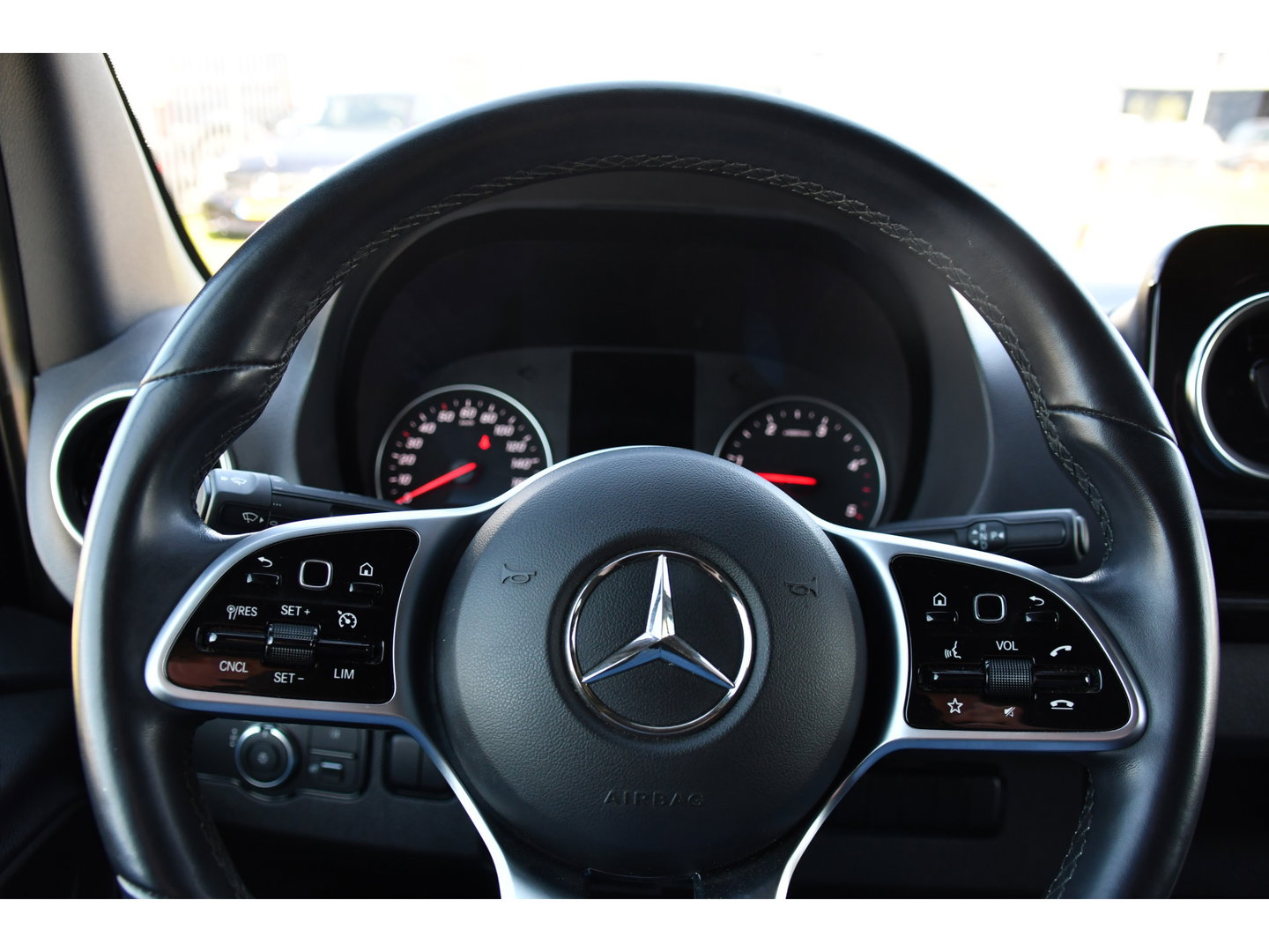 Mercedes-Benz Sprinter 319 V6 3.0 CDI L2H2 DC PB Edition Cruise, 360 Camera, Carplay, LED, 190pk, Virtual, Geveerde stoel, NAVI, Automaat, Uniek!