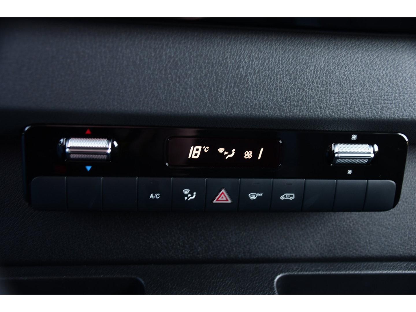 Mercedes-Benz Sprinter 319 V6 3.0 CDI L2H2 DC PB Edition Cruise, 360 Camera, Carplay, LED, 190pk, Virtual, Geveerde stoel, NAVI, Automaat, Uniek!