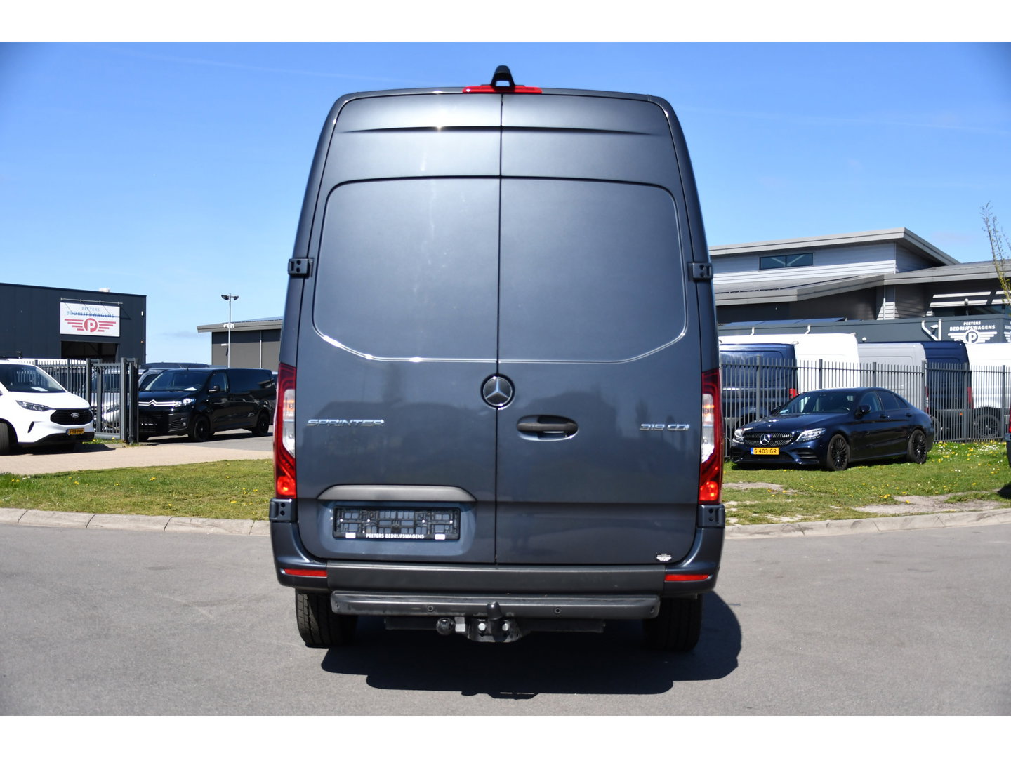 Mercedes-Benz Sprinter 319 V6 3.0 CDI L2H2 DC PB Edition Cruise, 360 Camera, Carplay, LED, 190pk, Virtual, Geveerde stoel, NAVI, Automaat, Uniek!
