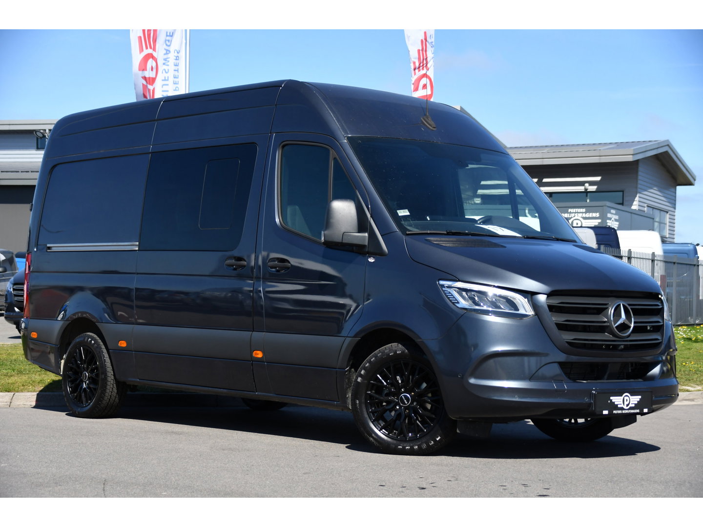 Mercedes-Benz Sprinter 319 V6 3.0 CDI L2H2 DC PB Edition Cruise, 360 Camera, Carplay, LED, 190pk, Virtual, Geveerde stoel, NAVI, Automaat, Uniek!