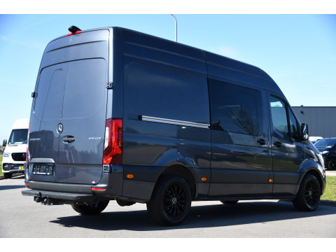 Mercedes-Benz Sprinter 319 V6 3.0 CDI L2H2 DC PB Edition Cruise, 360 Camera, Carplay, LED, 190pk, Virtual, Geveerde stoel, NAVI, Automaat, Uniek!