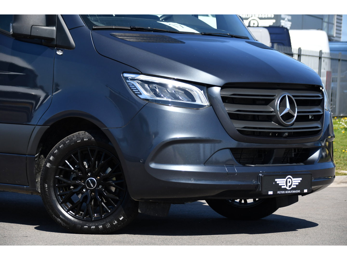 Mercedes-Benz Sprinter 319 V6 3.0 CDI L2H2 DC PB Edition Cruise, 360 Camera, Carplay, LED, 190pk, Virtual, Geveerde stoel, NAVI, Automaat, Uniek!