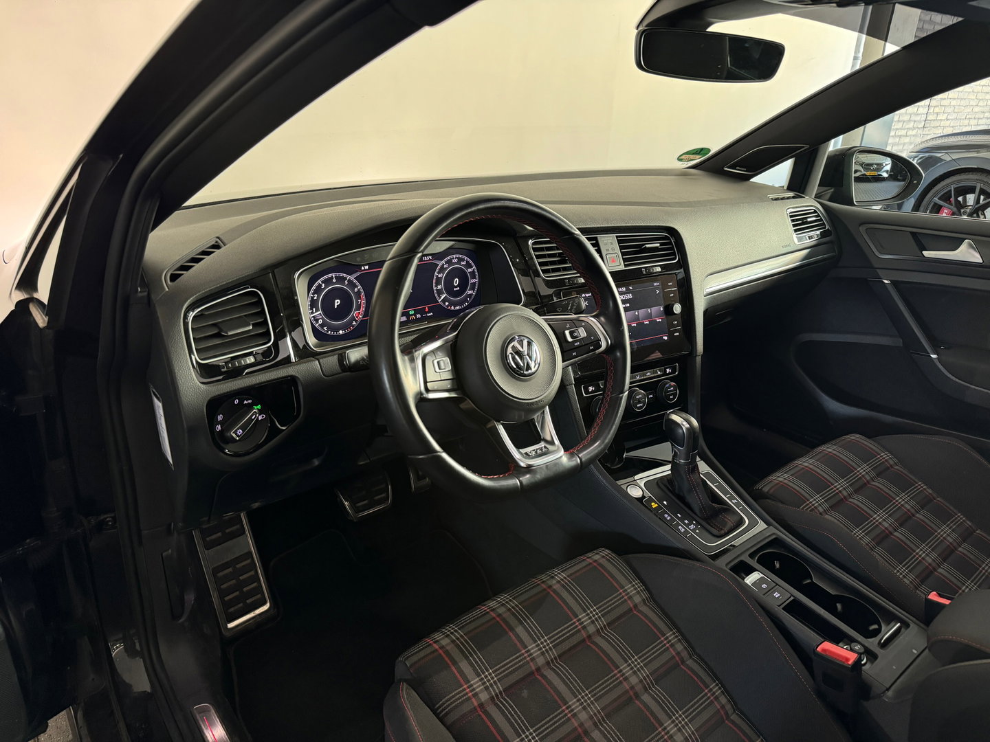 Volkswagen Golf 2.0 TSI GTI Performance Pano|Key|Dynaudi|DCC