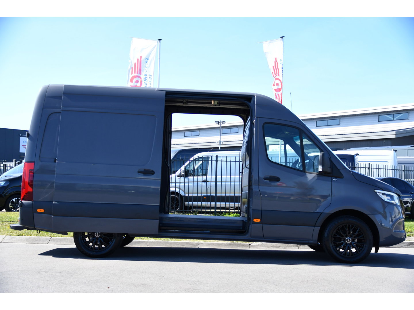 Mercedes-Benz Sprinter 317 1.9 CDI L2H2 RWD PB Edition Cruise, 360 Camera, Carplay, 2 x Schuifdeur, LED, Stoelverwarming, Clima, 170, Automaat, Uniek!