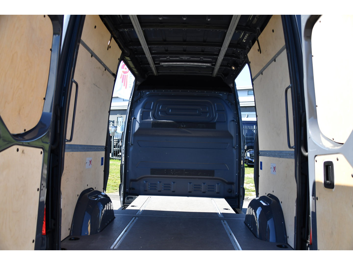 Mercedes-Benz Sprinter 317 1.9 CDI L2H2 RWD PB Edition Cruise, 360 Camera, Carplay, 2 x Schuifdeur, LED, Stoelverwarming, Clima, 170, Automaat, Uniek!